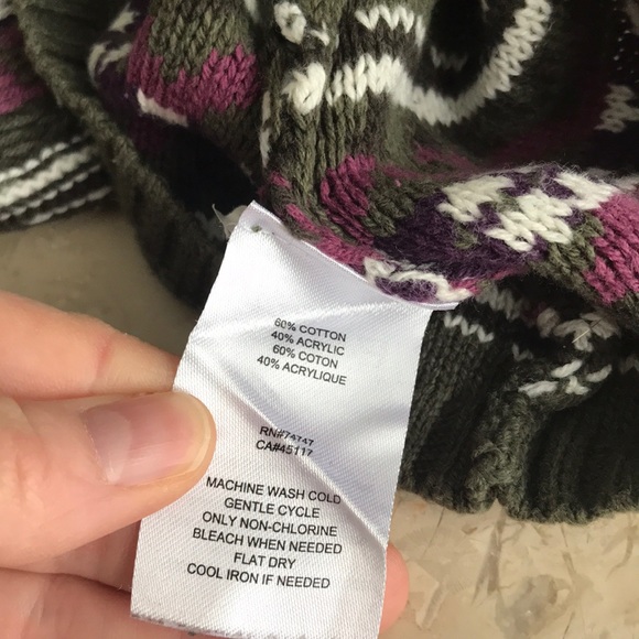 Hooded v-neck woven pullover sweater. - Picture 3 of 3